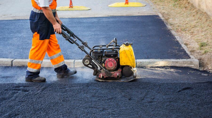 Professional gutter cleaning in Pearblossom, CA